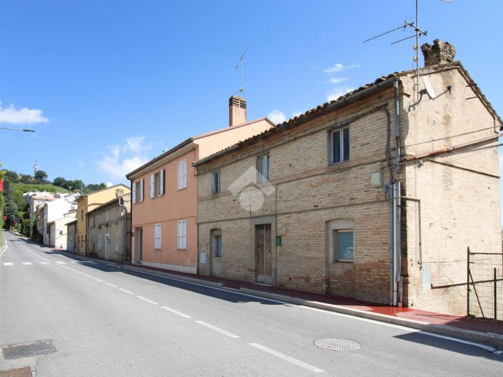 casa indipendente in vendita a Fermo