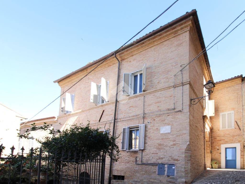 appartamento in vendita a Fermo in zona Camera