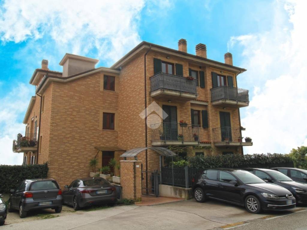 appartamento in vendita a Fermo in zona Capodarco