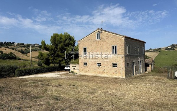 casa indipendente in vendita a Fermo in zona San Marco