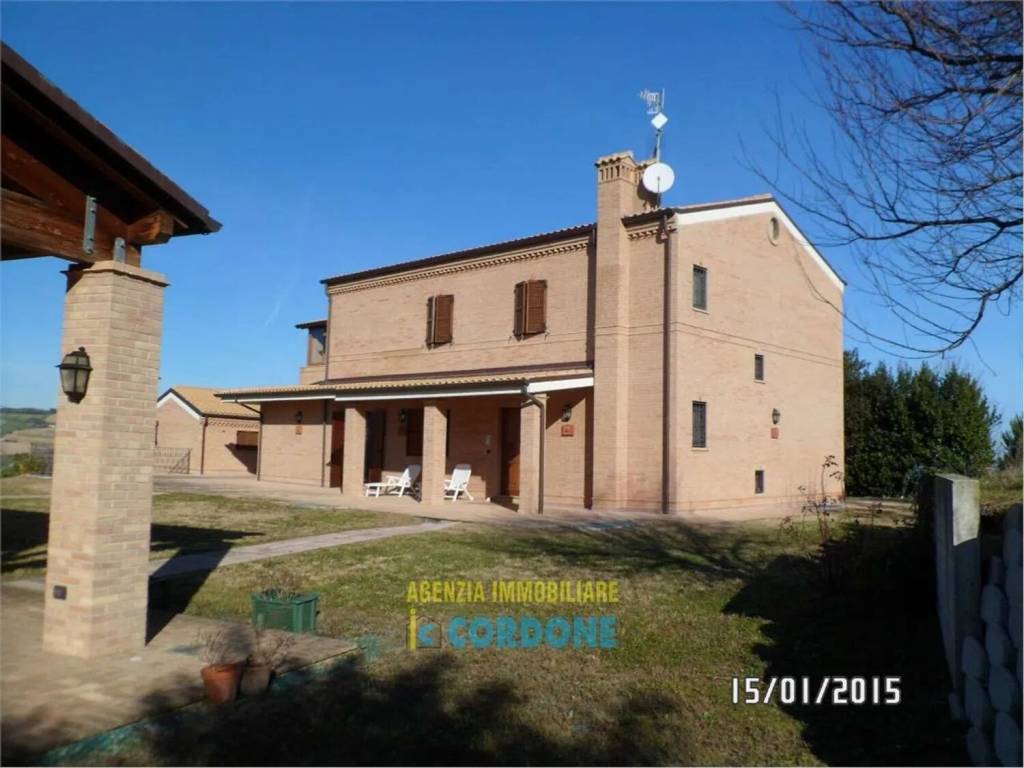 casa indipendente in vendita a Fermo