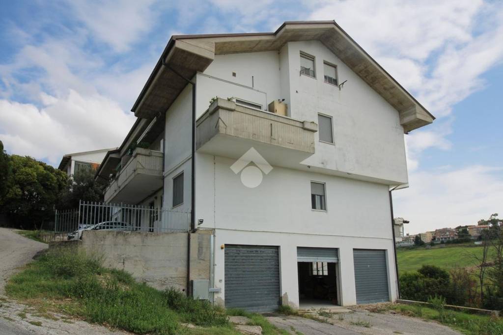 casa semindipendente in vendita a Fermo