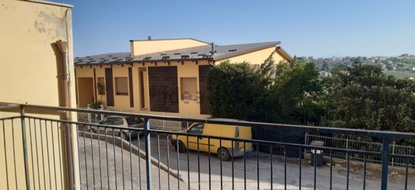 casa indipendente in vendita a Fermo