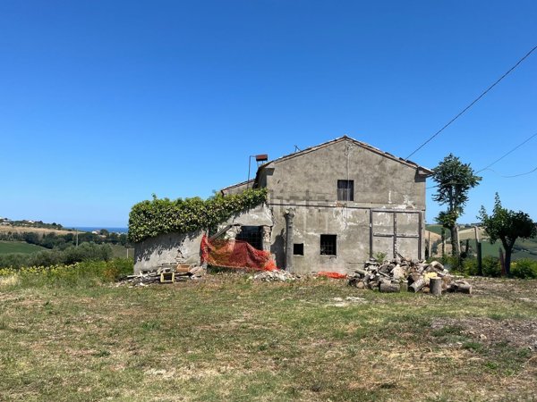 casa indipendente in vendita a Fermo