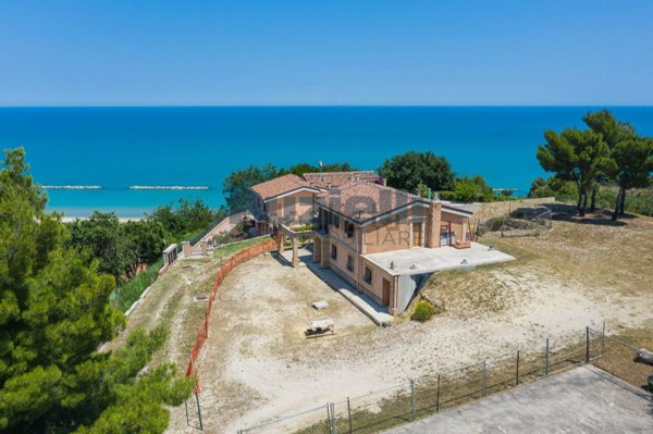 casa indipendente in vendita a Fermo