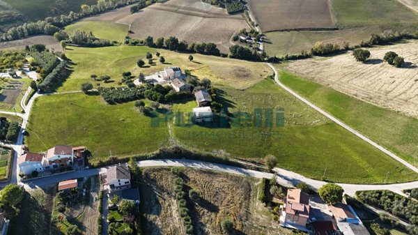 casa indipendente in vendita a Fermo