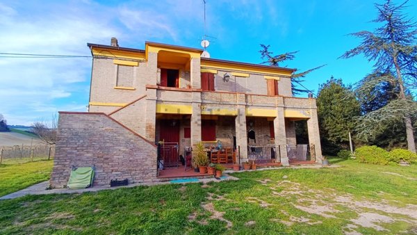 casa indipendente in vendita a Fermo