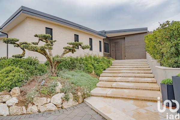 casa indipendente in vendita a Fermo