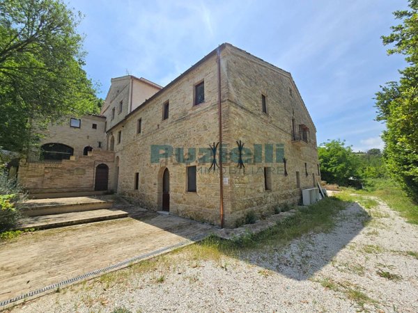 casa indipendente in vendita a Fermo