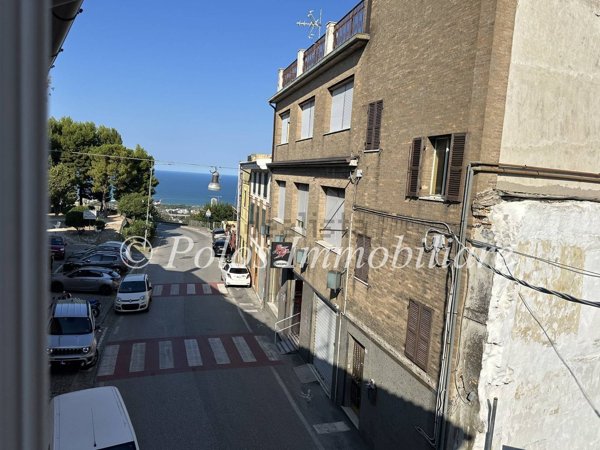 casa indipendente in vendita a Fermo in zona Camera