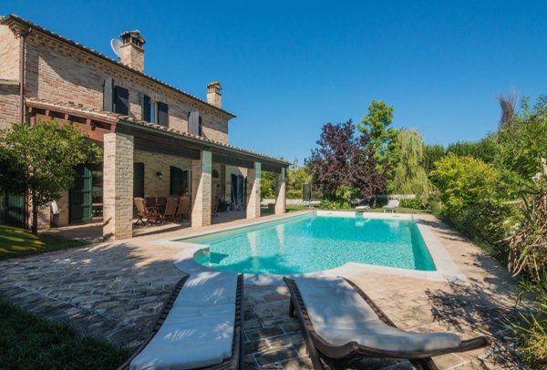 casa indipendente in vendita a Fermo in zona Camera