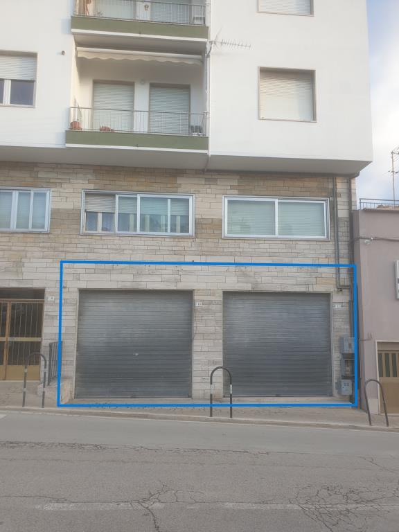 locale commerciale in vendita a Fermo