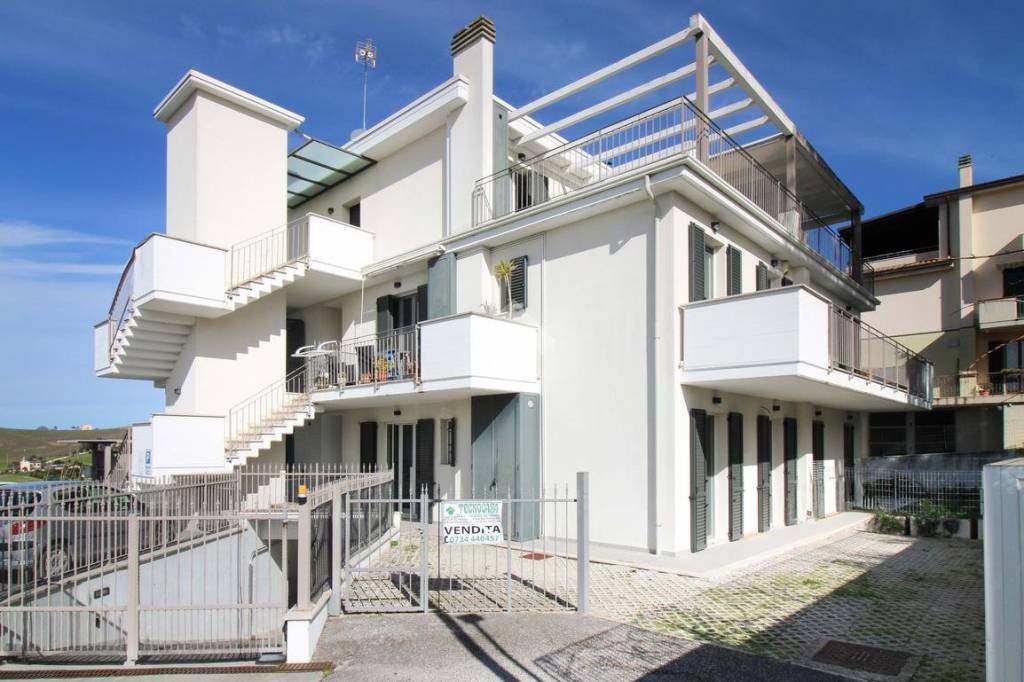 appartamento in vendita a Fermo in zona Camera