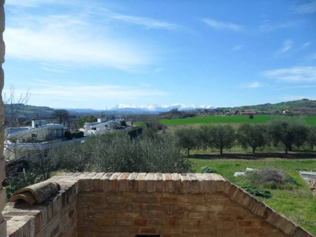 appartamento in vendita a Fermo in zona Campiglione