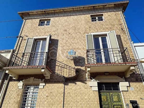 casa indipendente in vendita a Fermo