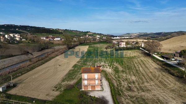 casa indipendente in vendita a Fermo