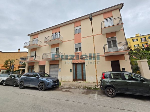 ufficio in vendita a Fermo