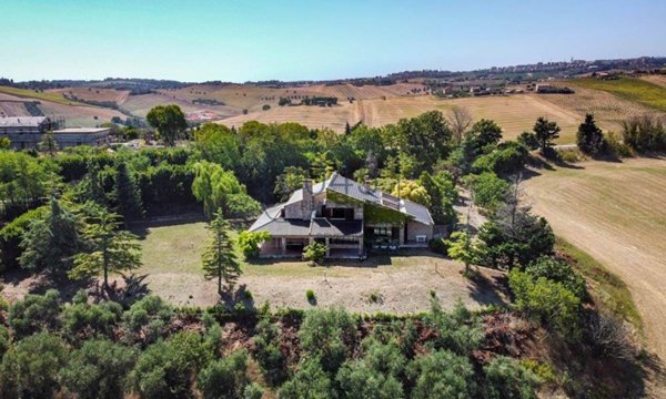 casa indipendente in vendita a Fermo in zona Torre di Palme