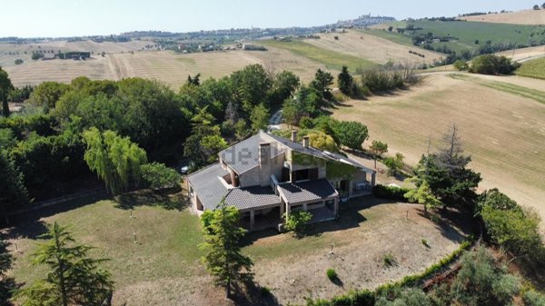 casa indipendente in vendita a Fermo