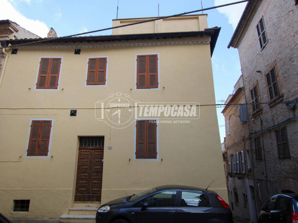 casa indipendente in vendita a Fermo