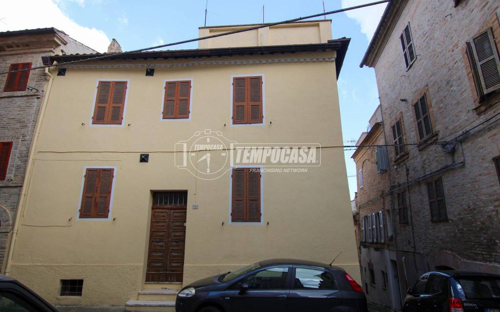 casa indipendente in vendita a Fermo