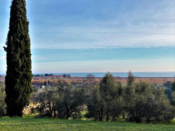 casa indipendente in vendita a Fermo in zona Marina Palmense