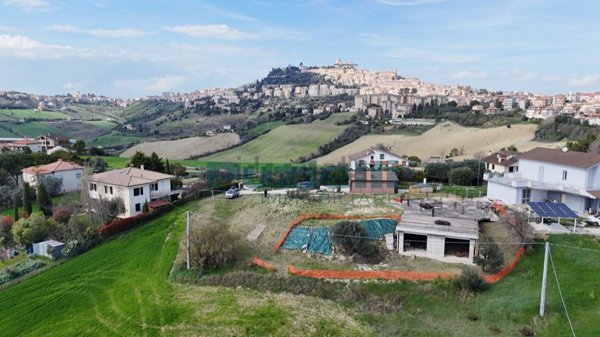 casa indipendente in vendita a Fermo