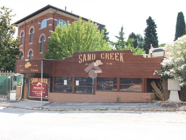 negozio in vendita a Fermo