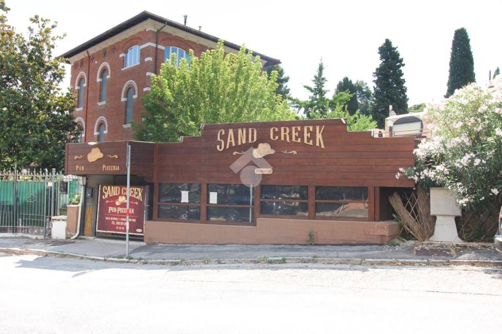 negozio in vendita a Fermo