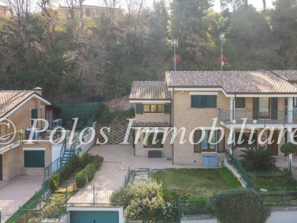 casa indipendente in vendita a Fermo in zona Torre di Palme