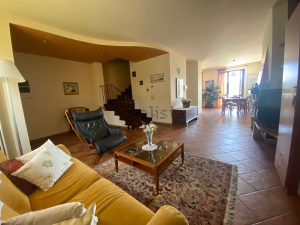 casa indipendente in vendita a Fermo