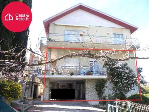 appartamento in vendita a Fermo in zona Pompeiana