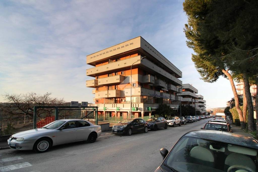 casa semindipendente in vendita a Fermo in zona San Tommaso