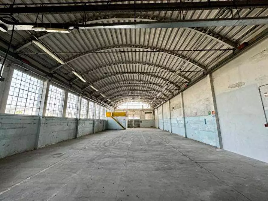 capannone in vendita a Fermo in zona Salvano