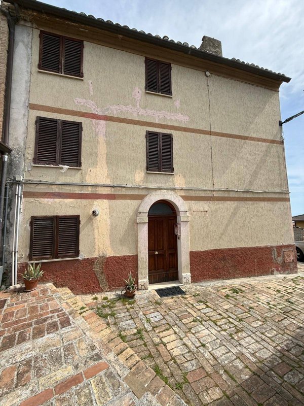 casa indipendente in vendita a Fermo in zona Capodarco