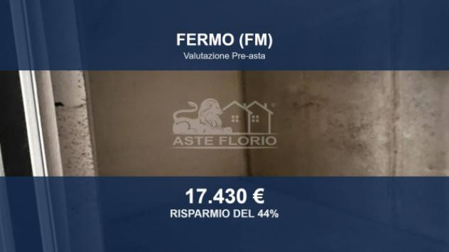 locale commerciale in vendita a Fermo