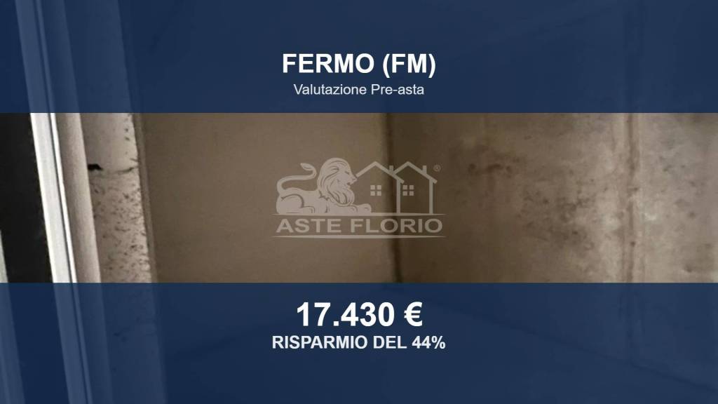 locale commerciale in vendita a Fermo