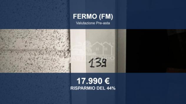 locale commerciale in vendita a Fermo