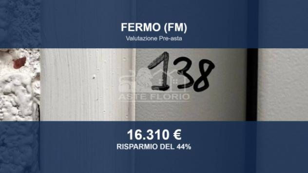 locale commerciale in vendita a Fermo