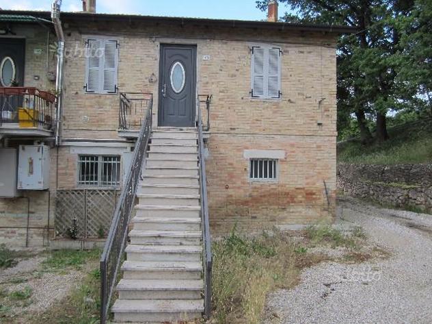 appartamento in vendita a Fermo in zona Salette