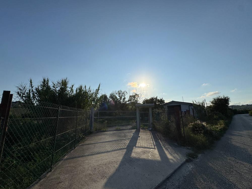 locale di sgombero in vendita a Fermo in zona Moie