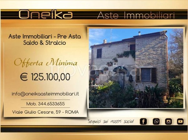 casa indipendente in vendita a Fermo in zona Molini di Tenna