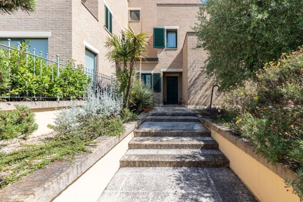 casa indipendente in vendita a Fermo