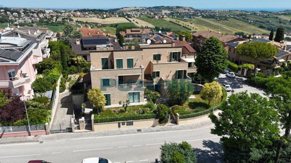 casa indipendente in vendita a Fermo in zona San Tommaso