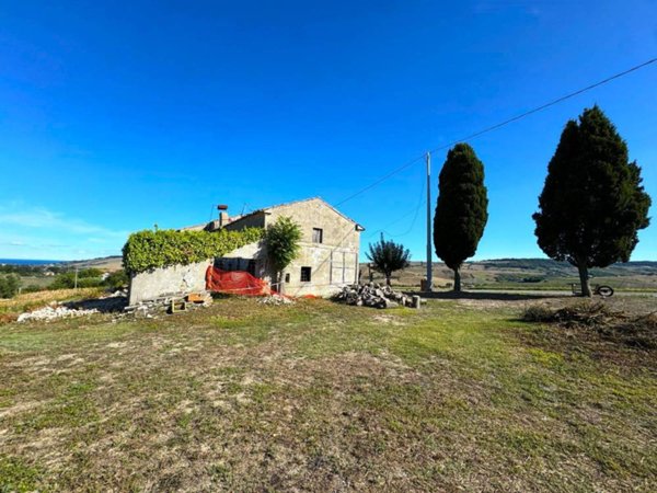 casa indipendente in vendita a Fermo in zona Parete