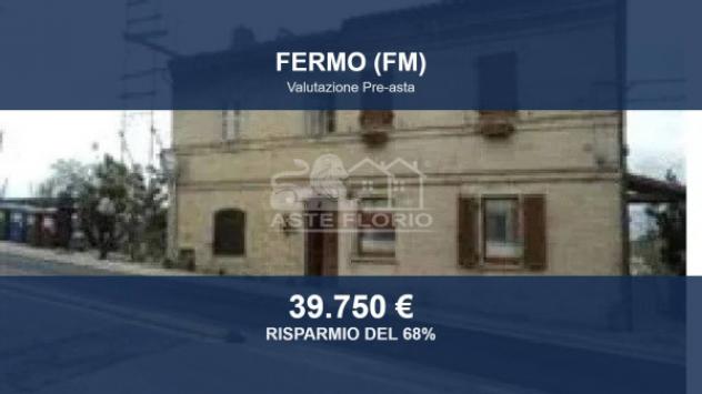 casa indipendente in vendita a Fermo in zona Camera