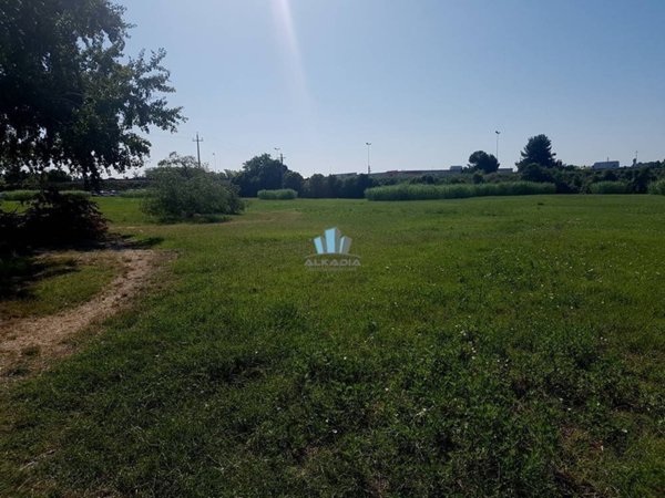 terreno edificabile in vendita a Fermo in zona Campiglione