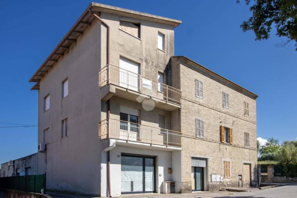 casa indipendente in vendita a Fermo
