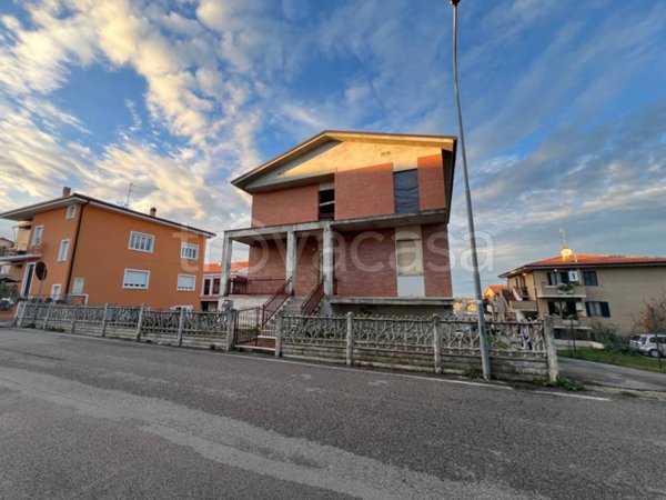 casa indipendente in vendita a Fermo in zona Parete