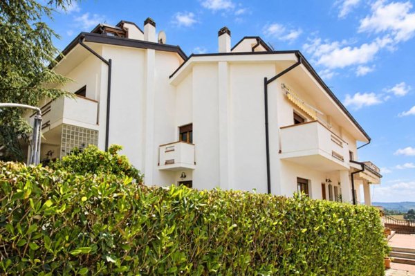 casa indipendente in vendita a Fermo in zona Santa Petronilla